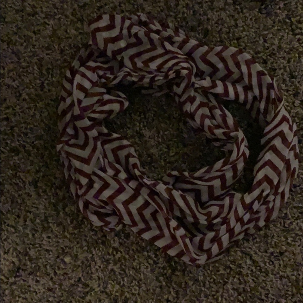Striped maroon and white scarf